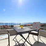 And With Parking Space Mandre, Pag - 6309 Guest house