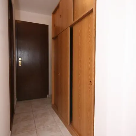 And With Parking Space Mandre, Pag - 6309 Pensionat 3*