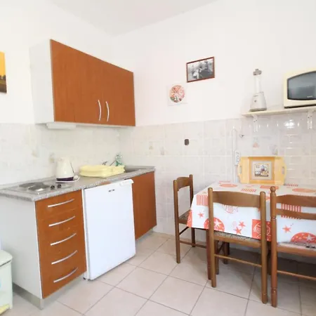 Πανσιόν And With Parking Space Mandre, Pag - 6309