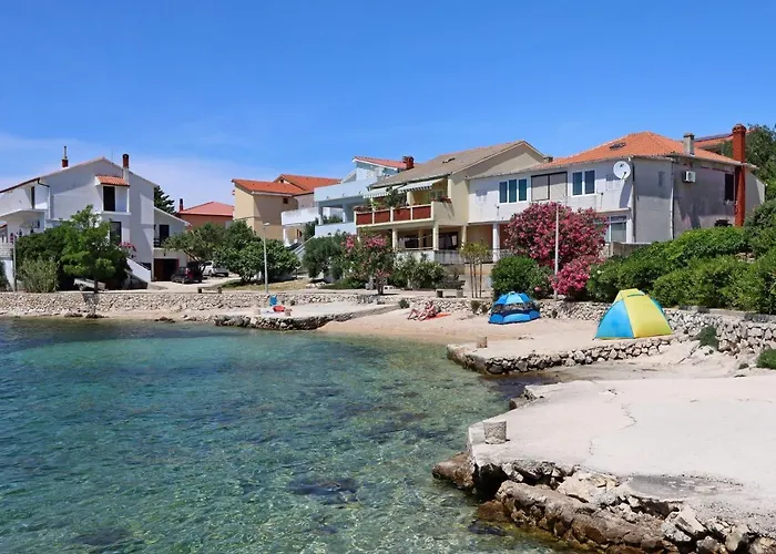 And With Parking Space Mandre, Pag - 6309 Pensionat 3*