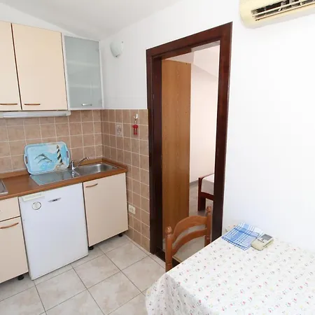 And With Parking Space Mandre, Pag - 6309 Penzion Kolan