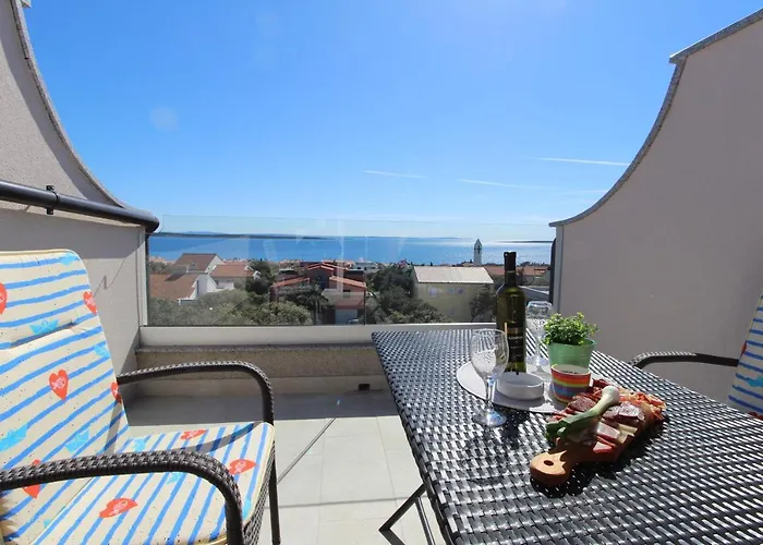 Konukevi And With Parking Space Mandre, Pag - 6309 3*