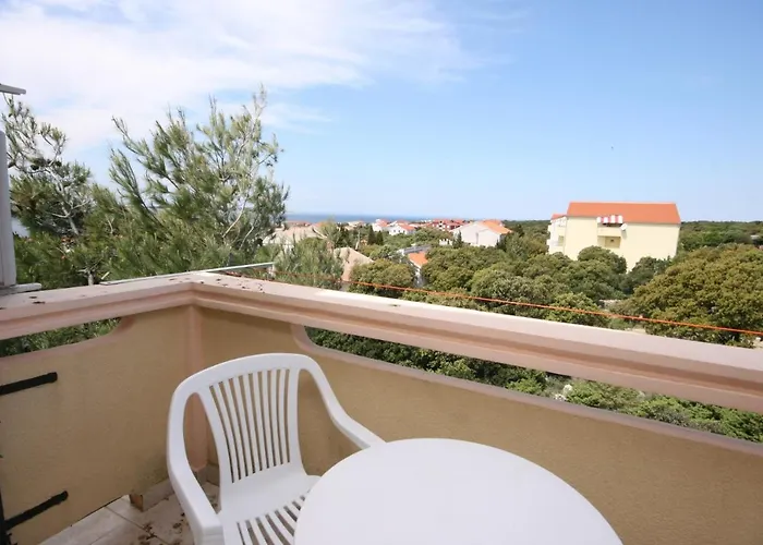 And With Parking Space Mandre, Pag - 6309 Gostinjska kuća